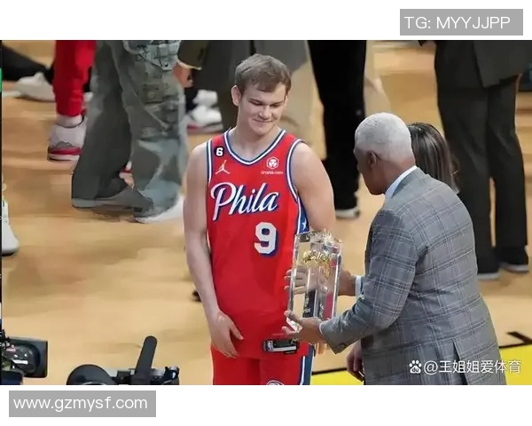 三届扣篮王遭遇裁员危机NBA生涯或将面临终结挑战